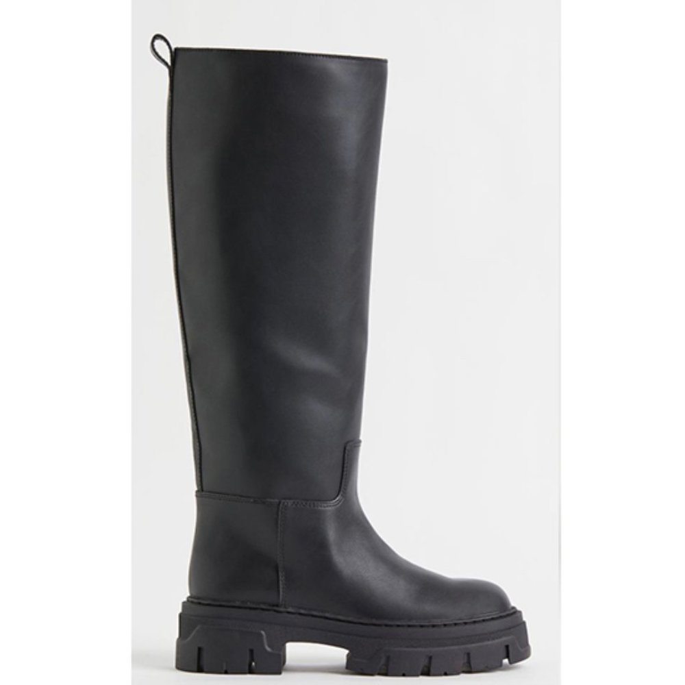 H & M Knee-high Lug Boots, black size 6